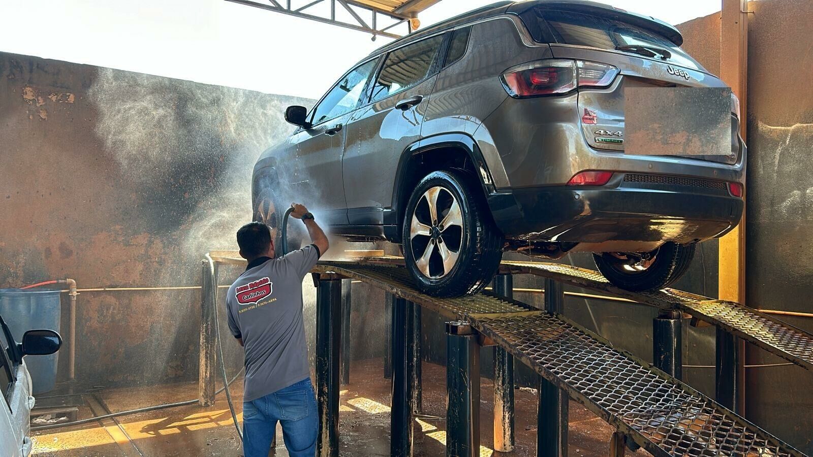 Imagem de compartilhamento para o artigo Choveu e sujou o carro? acione o Lava Rápido Carlinhos que ele tem a solução da MS Todo dia